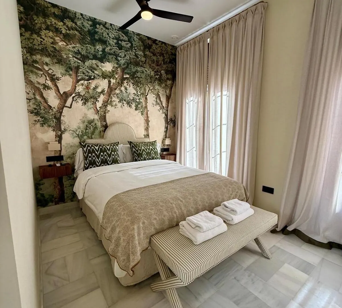 T19 Luxury Home 5Br Private Terrace Seville 0*,  Spain